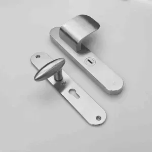 MASSIEF RVS Tzunali Deurbeslag. Model MINHO SKG*** BREED T=15/5 VKTB (kerntrek) PC55 BUITEN GREEP AVEIRO; BINNEN KRUK OVIDIO